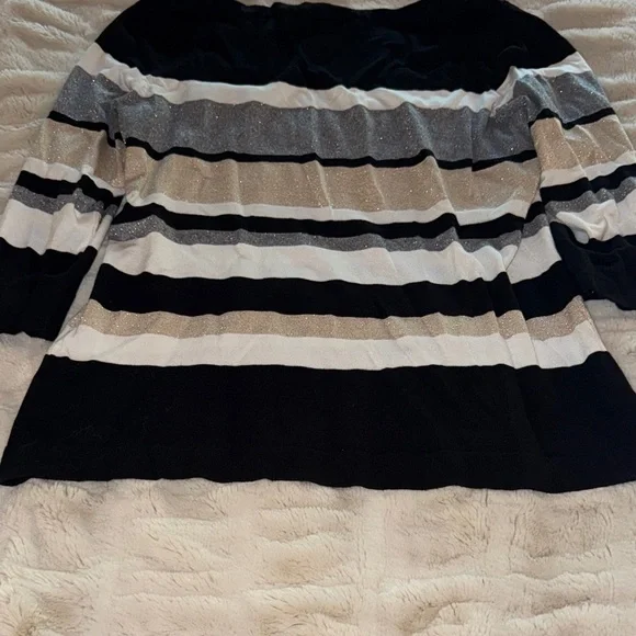 WHBM Stunning Black and White Striped Blouse - Picture 8 of 9